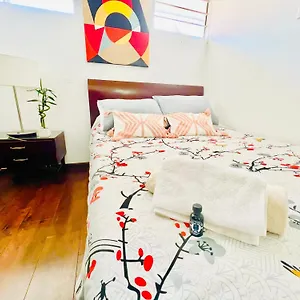 https://apartaestudio-en-usaquen-junto-a-clinica-santa-fe.hotels-bogota.net